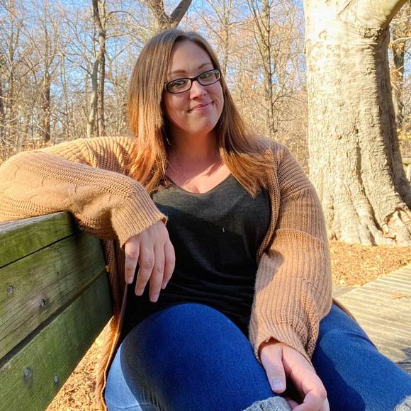 Profile Picture of Amanda Abbott (@bladews2007) on Poshmark