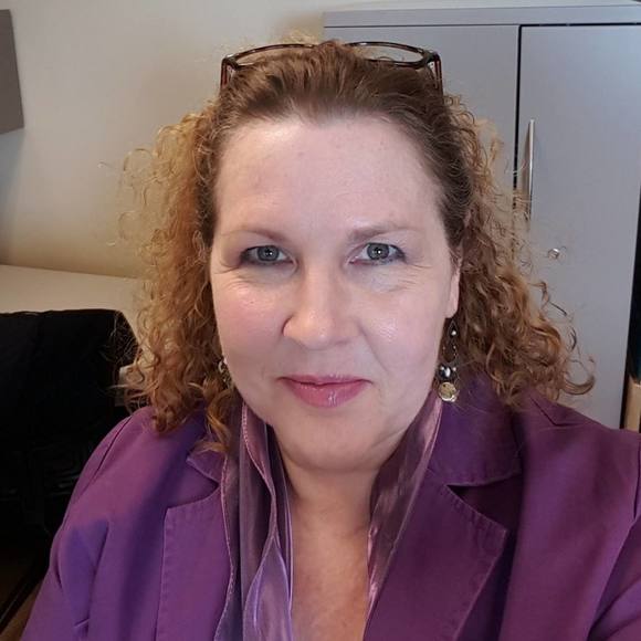 Profile Picture of Susie Sentiff (@susiesentiff) on Poshmark