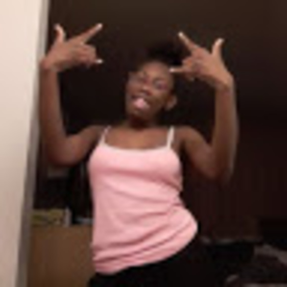 Profile Picture of Ladajah Riggins (@babygirlda) on Poshmark