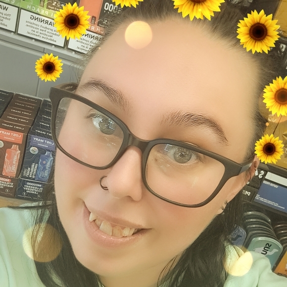 Profile Picture of Crystal Caulder (@cece_8789) on Poshmark