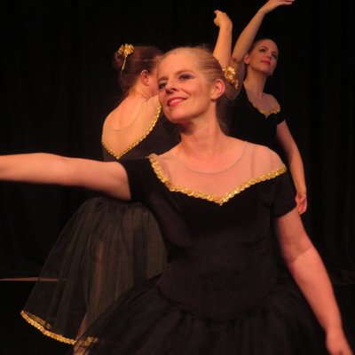 Profile Picture of Claire Downing (@@downingsx4) on Twitter