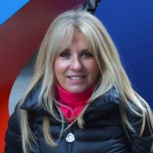 Profile Picture of Alexandra Epps (@ArtGuideAlex) on Twitter