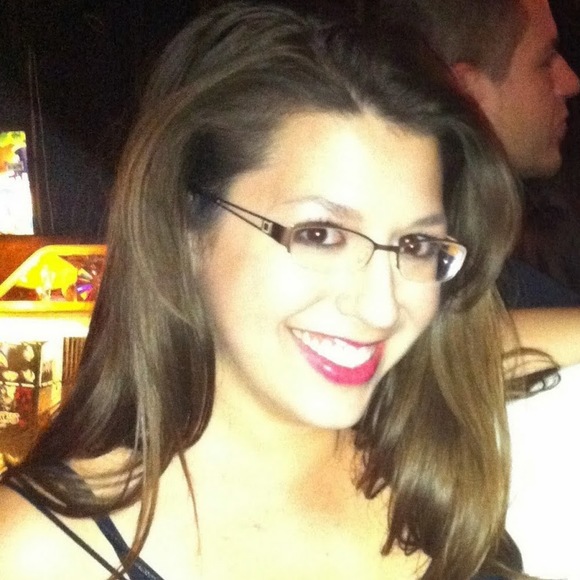 Profile Picture of Michaella Bardi (@kay_kays) on Poshmark