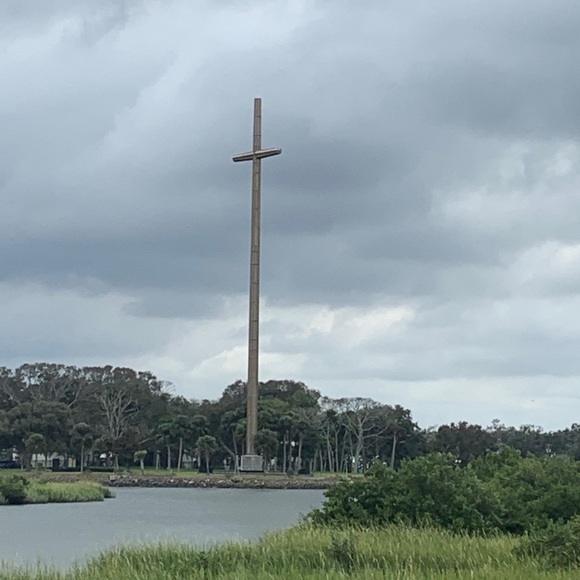 Profile Picture of Richard Roros (@richroros) on Poshmark