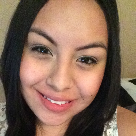 Profile Picture of Lupe Ramos (@lupsr2) on Poshmark