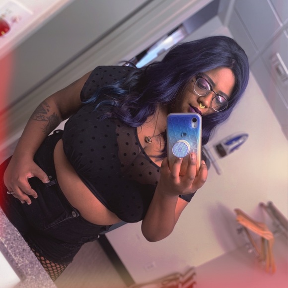 Profile Picture of Michaela Mcburrows (@borderlinebepis) on Poshmark