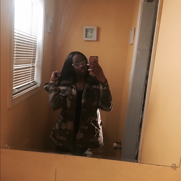 Profile Picture of Cassidy Scott (@luvvitxc) on Poshmark