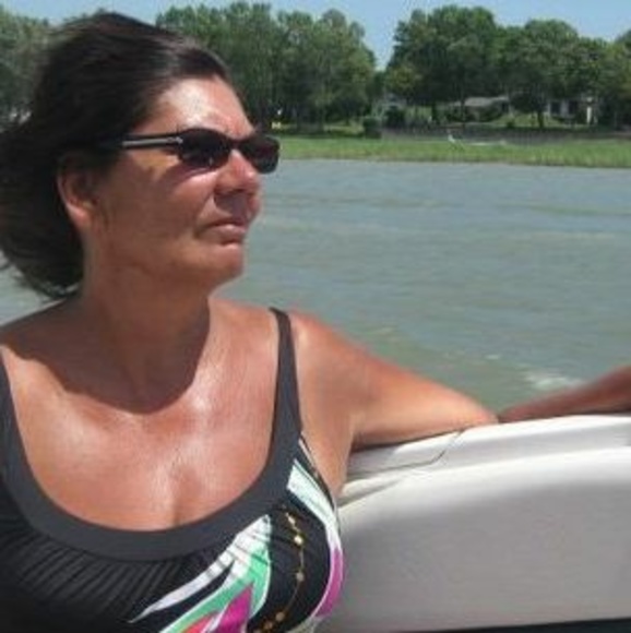 Profile Picture of Ginette Duhamel (@ginette_duhamel) on Poshmark