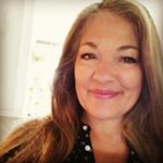 Profile Picture of Lara Oliver (@laurasartopia) on Instagram