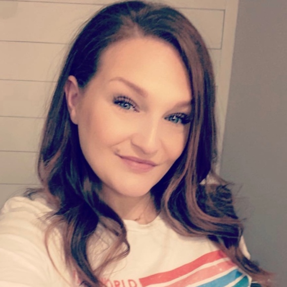 Profile Picture of Chrissy Rascoe (@chrissyras627) on Poshmark