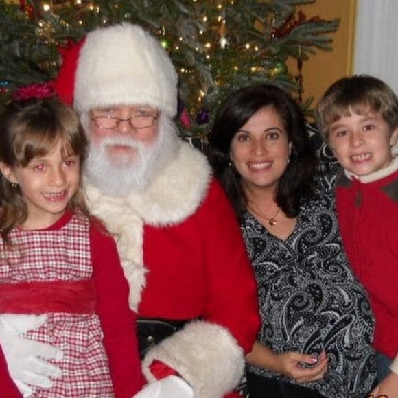 Profile Picture of Romina Taggart (@rominanic) on Poshmark