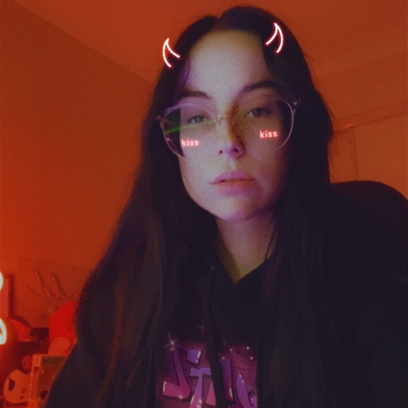 Profile Picture of Shinae Doblo (@shaecake) on Poshmark