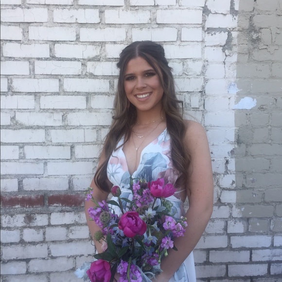 Profile Picture of Erin Mullowney (@erinmullowney) on Poshmark