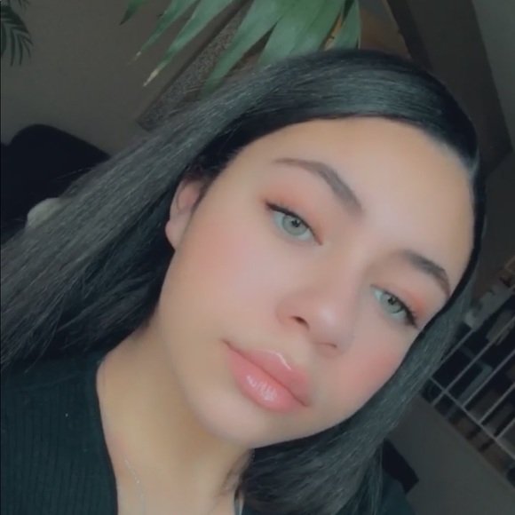 Profile Picture of Jade Kennedy (@jadekennedy881) on Poshmark