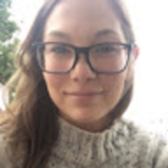 Profile Picture of Victoria Kampfer (@victoriakampfer) on Poshmark