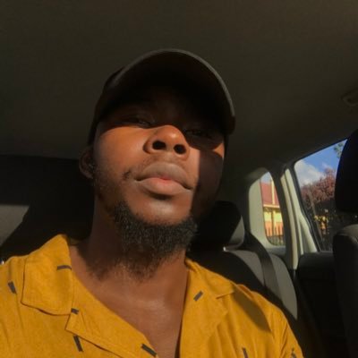 Profile Picture of Eli (@e_dot_li) on Twitter