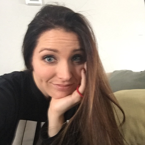 Profile Picture of Crystal Franklin (@crystalfrank955) on Poshmark