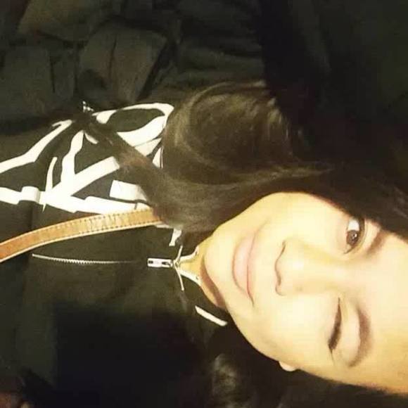 Profile Picture of Lisa Do (@lachinaheat) on Poshmark