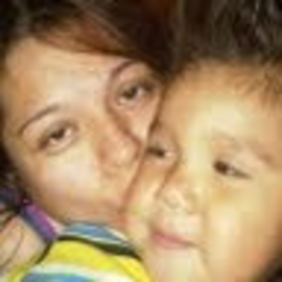 Profile Picture of Myrna Avila (@myrnah77) on Poshmark