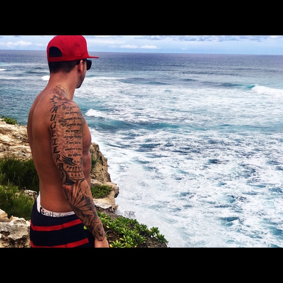 Profile Picture of Anthony Augliera (@tonnboy91) on Poshmark