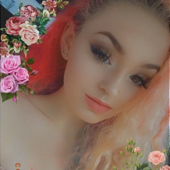 Leahray Whitley - Poshmark Profile Picture of Leahray Whitley (@soft_angelic) on Poshmark