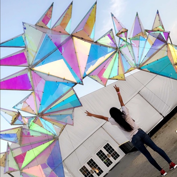 Profile Picture of Lydia Brewart (@ggts) on Poshmark