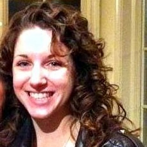 Profile Picture of Claire Branch (@clairebranch) on Poshmark
