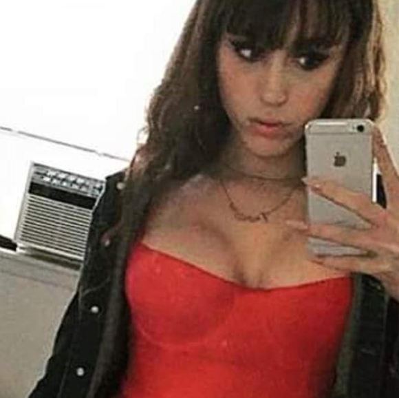Profile Picture of Julia Reese (@juliareese22) on Poshmark