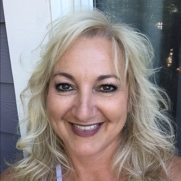 Profile Picture of Janet Eppright (@jeppright) on Poshmark