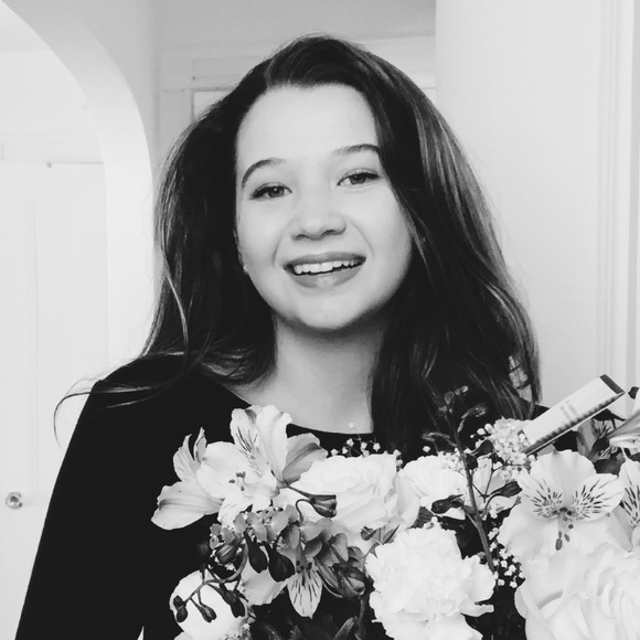 Profile Picture of Jillian Larson (@jill219) on Poshmark