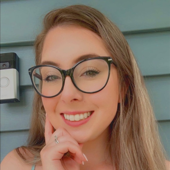 Profile Picture of Karlie Friedlein (@karlieaverkamp) on Poshmark