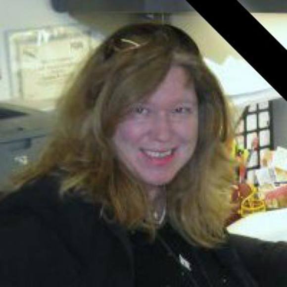 Profile Picture of Cindy Faville (@cindyfaville) on Poshmark