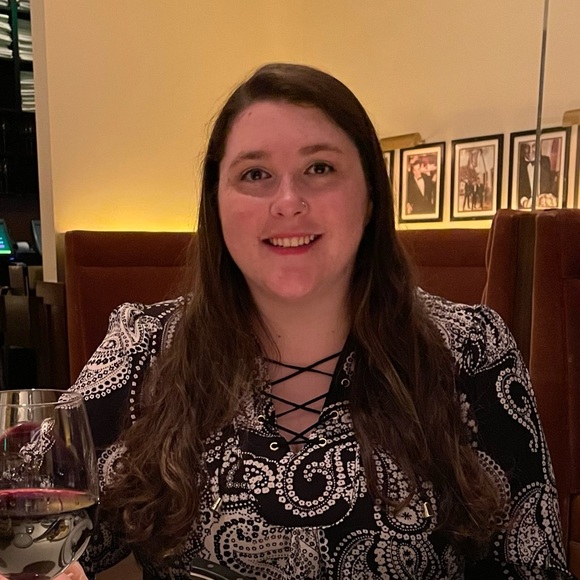 Profile Picture of Anastasia Metros (@anametros) on Poshmark