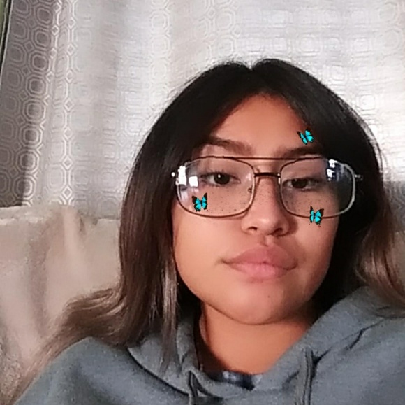 Profile Picture of Nathaly Gonzalez (@ng859404) on Poshmark