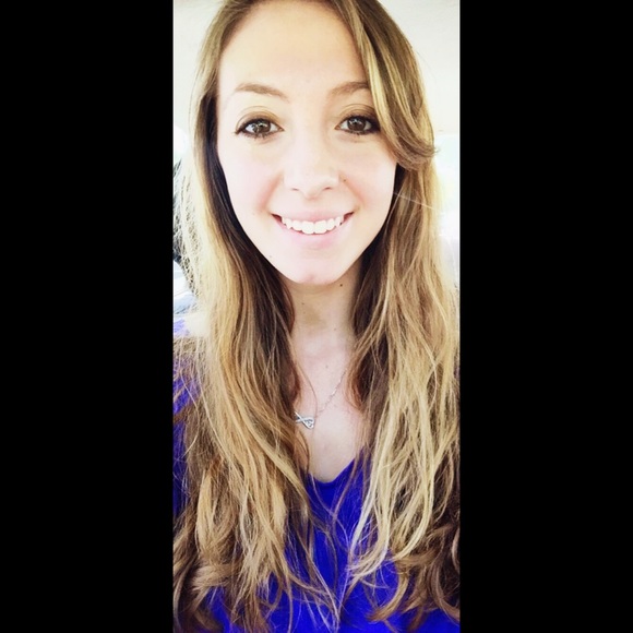 Profile Picture of Jenny Javornik (@jenkj23) on Poshmark