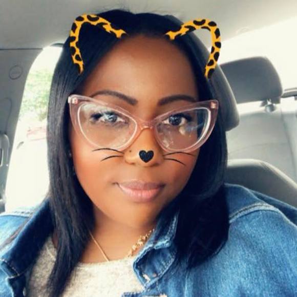 Profile Picture of Tess Fischer (@babyfisch83) on Poshmark