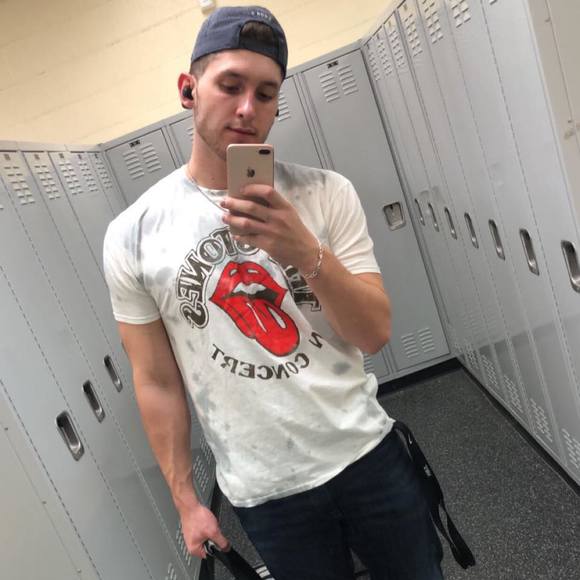 Profile Picture of Joseph Rosales (@rjoseph34) on Poshmark