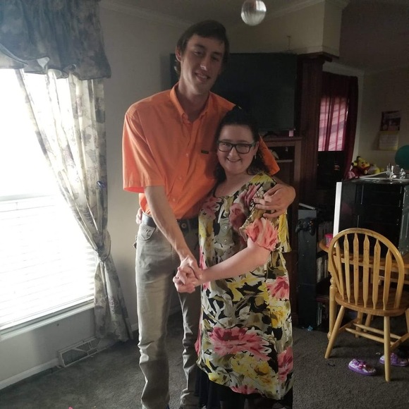 Sammy Hodge - Poshmark Profile Picture of Sammy Hodge (@sammyhodge) on Poshmark