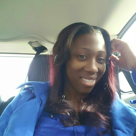 Profile Picture of Krystal Rollerson (@krystylesmile) on Poshmark