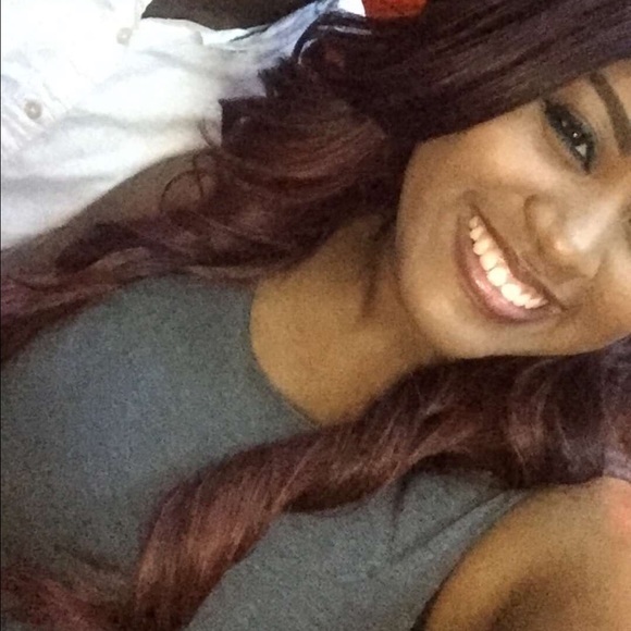 Profile Picture of Alexus Adams (@alexusa12) on Poshmark