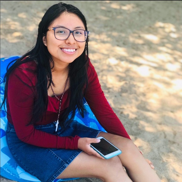 Profile Picture of Cande Ramirez (@cande_ramirez) on Poshmark