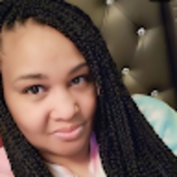 Profile Picture of Carla Gartrell (@carlagartrell) on Poshmark