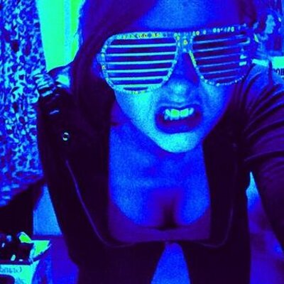 Profile Picture of Leah McLeod (@stickysaurus69) on Twitter
