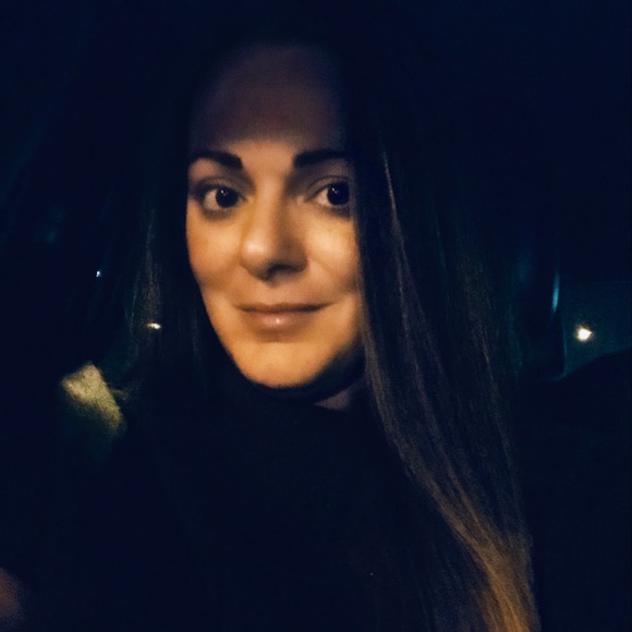 Profile Picture of Cary Vesco (@cvesco1) on Poshmark