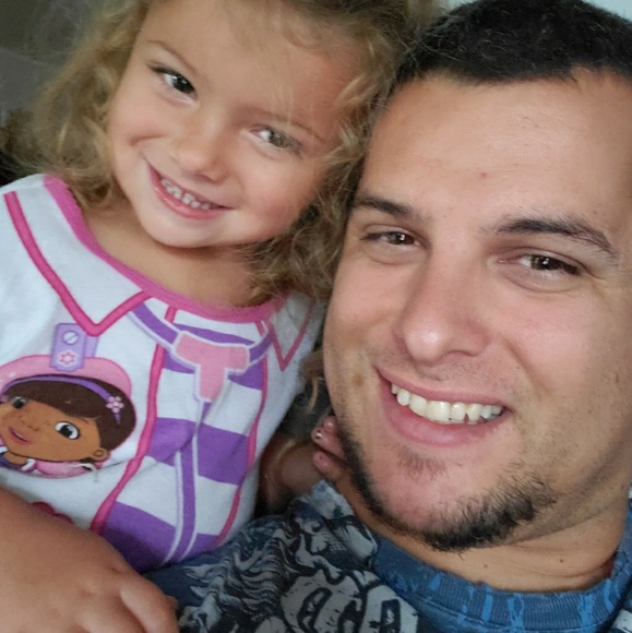 Profile Picture of Joe Hoskins (@joehoskins) on Poshmark