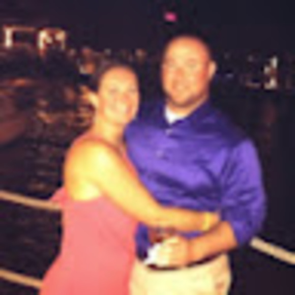 Ashley Streeper - Poshmark Profile Picture of Ashley Streeper (@ashleystreeper) on Poshmark