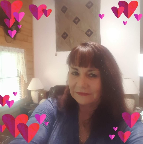 Profile Picture of Linda Pullium (@lwatk3) on Poshmark