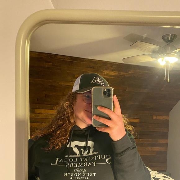 Profile Picture of Julianna Bruni (@julianna_bruni) on Poshmark