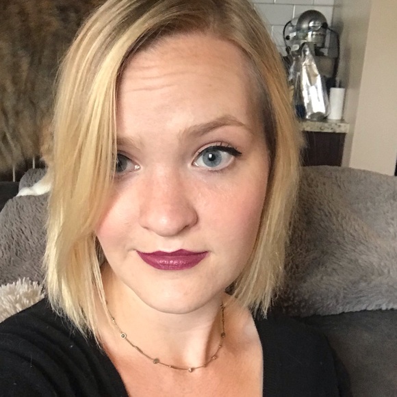 Profile Picture of Katie Zellner (@kinasekinase) on Poshmark