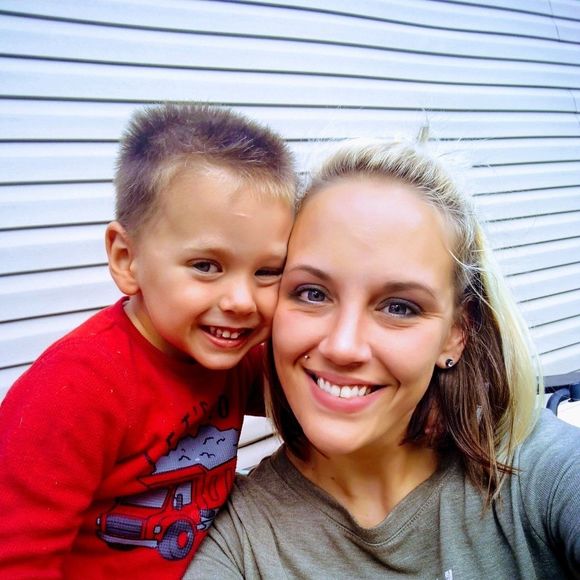 Profile Picture of Tara dawn Willingham (@taricksmom) on Poshmark